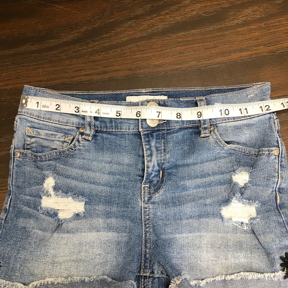 Black Daisy Girl Distressed Denim shorts size 12 - Picture 8 of 12